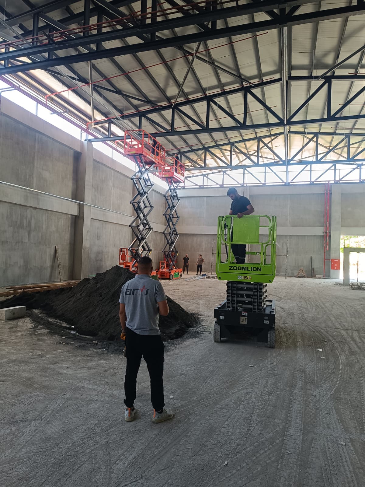 Filo hâlinde makine parkı — çok noktalı rota hazırlığı